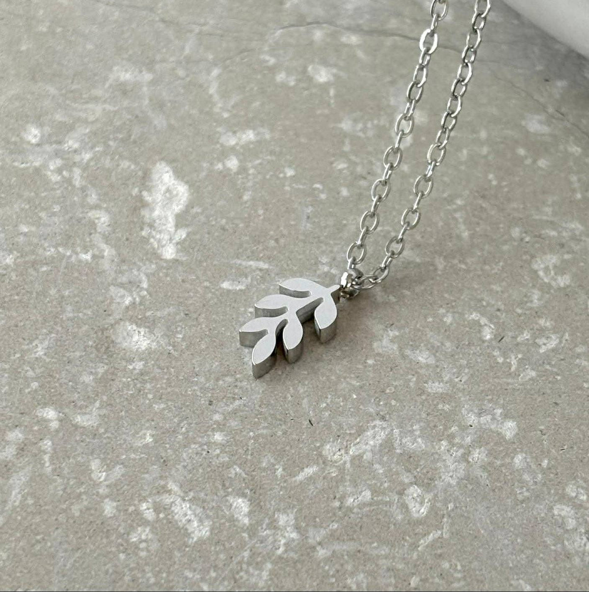 Tarnish Resistant Fern Necklace: Silver