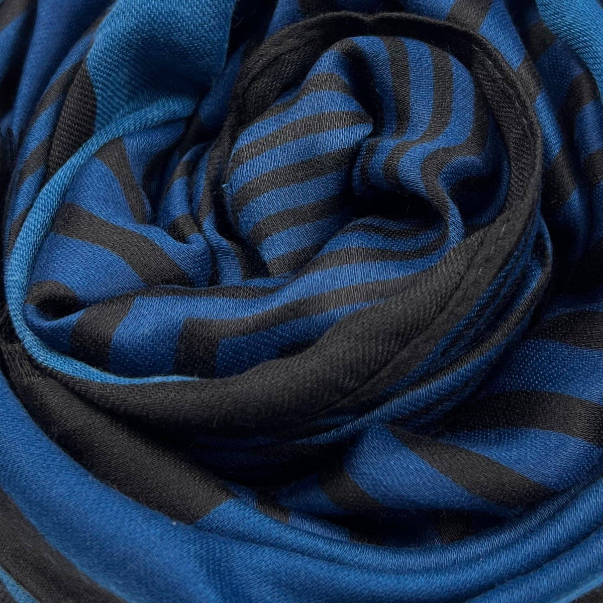 Big Maze Print Scarf: Navy