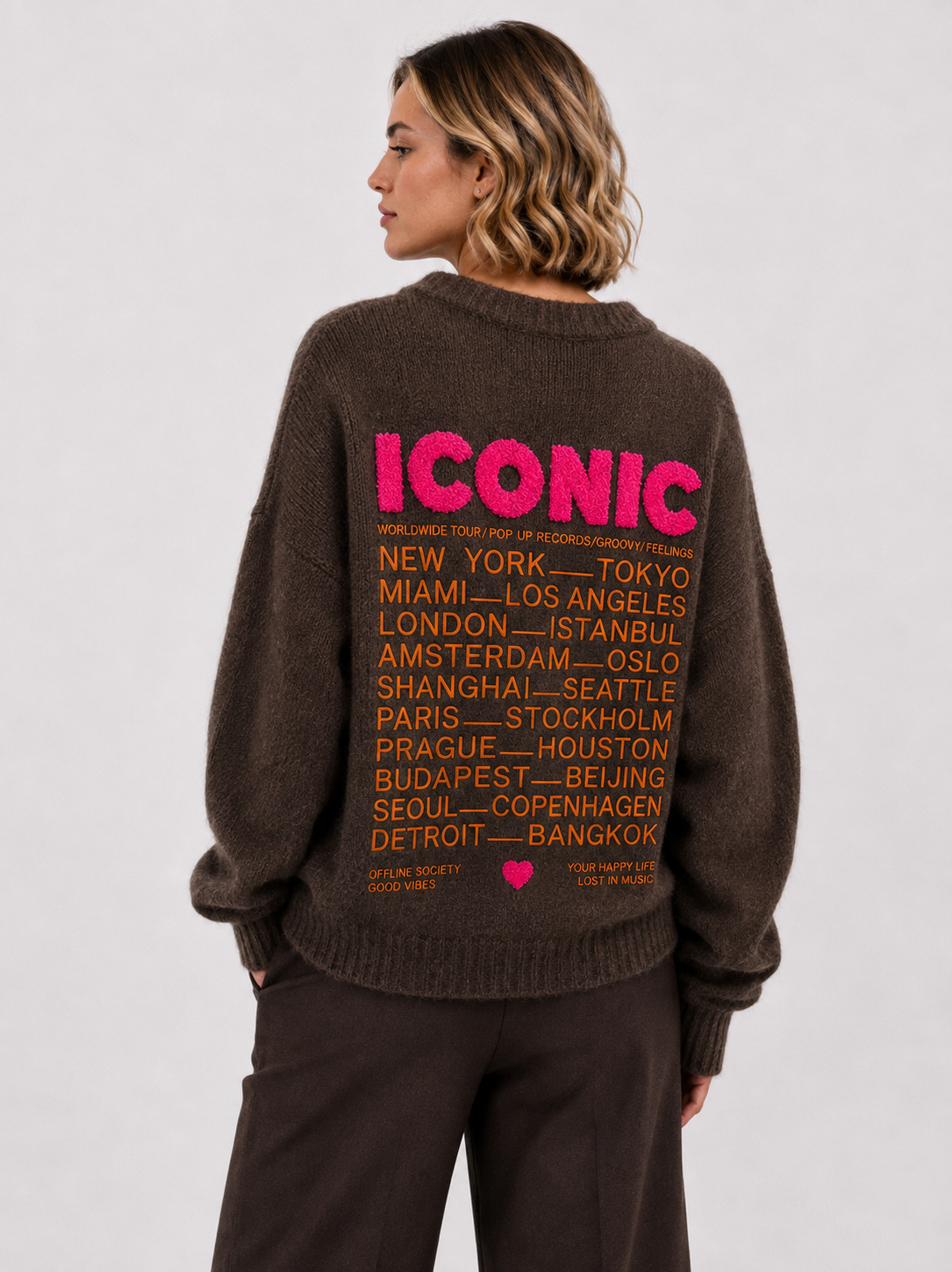 ICONIC Jumper - Chocolate / One size