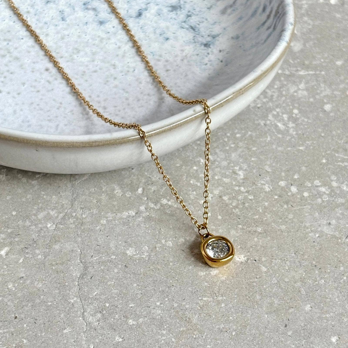 Tarnish Resistant Classic Zirconia Necklace: Gold