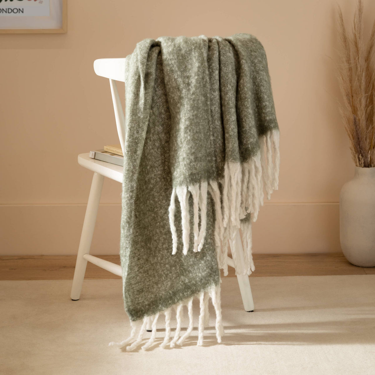 Cozy Woven Tasselled Throw Green: Green