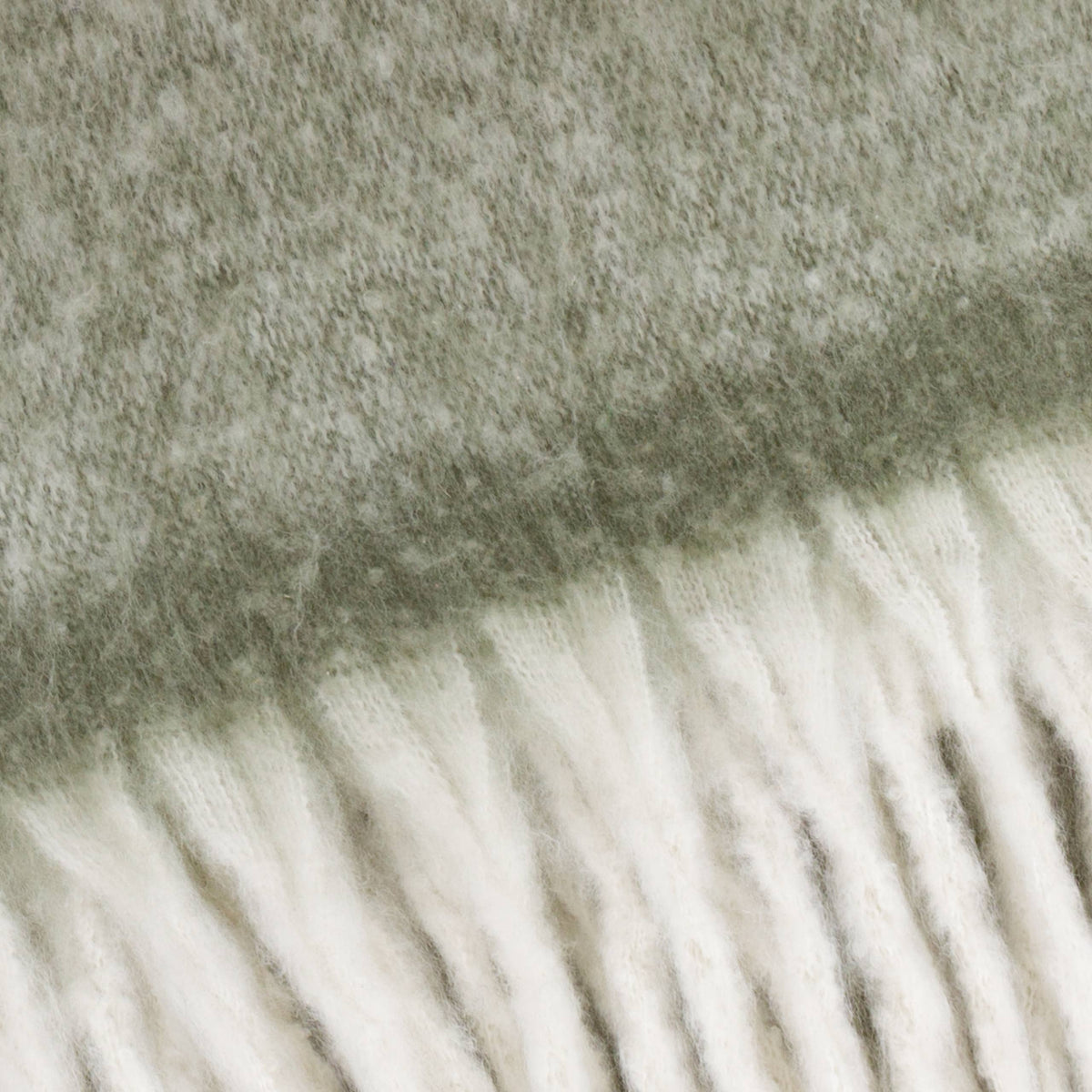 Cozy Woven Tasselled Throw Green: Green