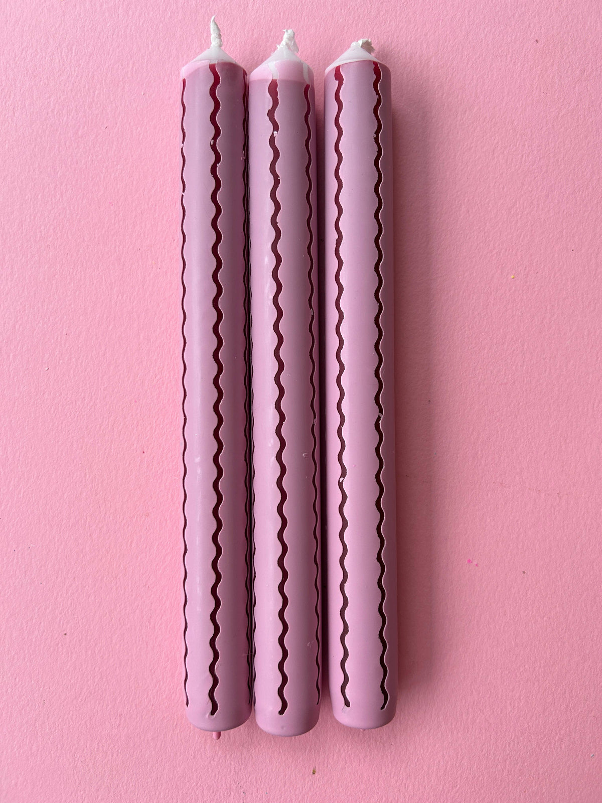 Wiggle Stripe Dinner Candle in Pink & Red