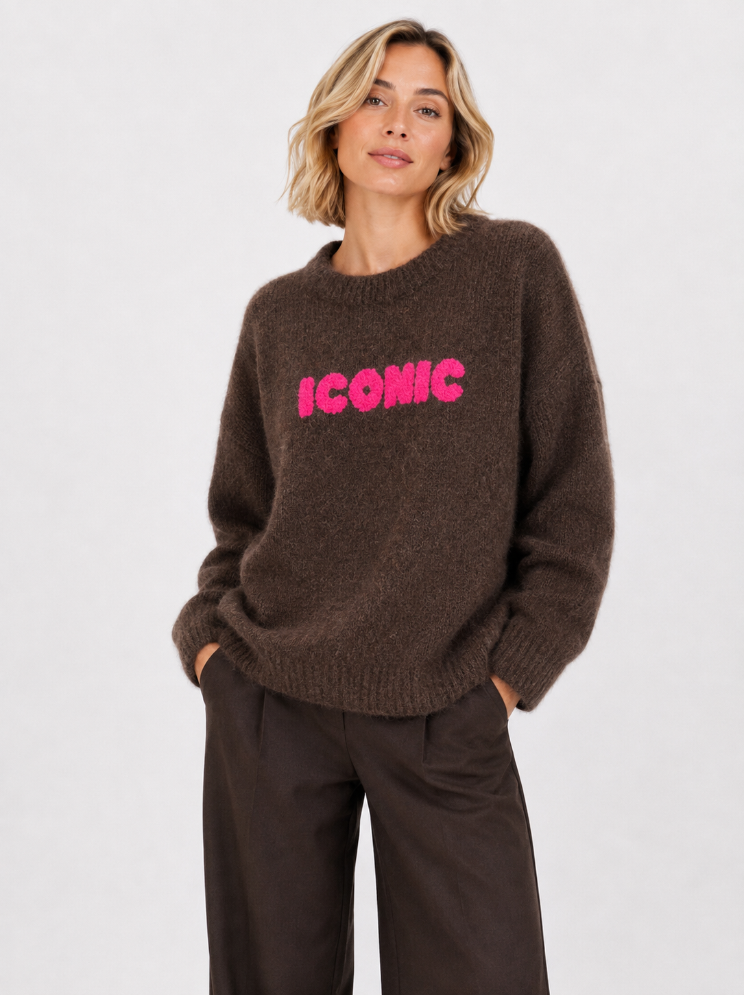ICONIC Jumper - Chocolate / One size