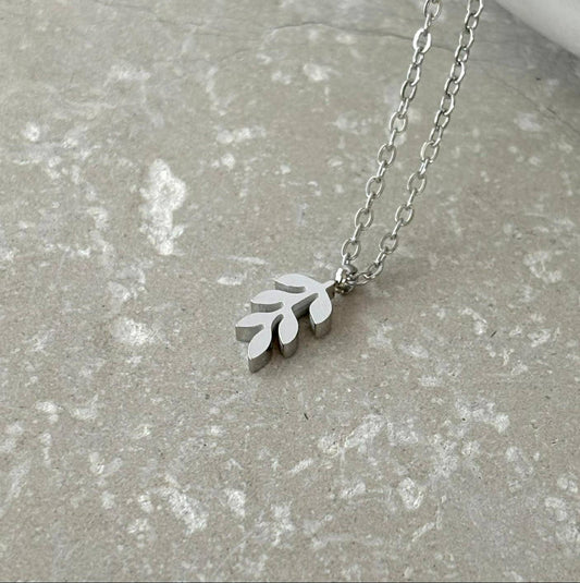 Tarnish Resistant Fern Necklace: Silver
