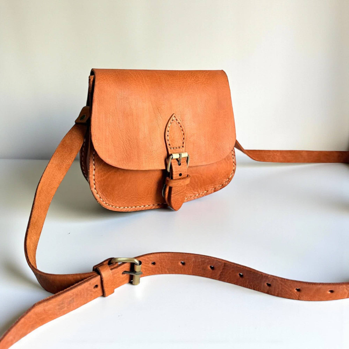 Leather Saddle Cross Body Bag – Tan