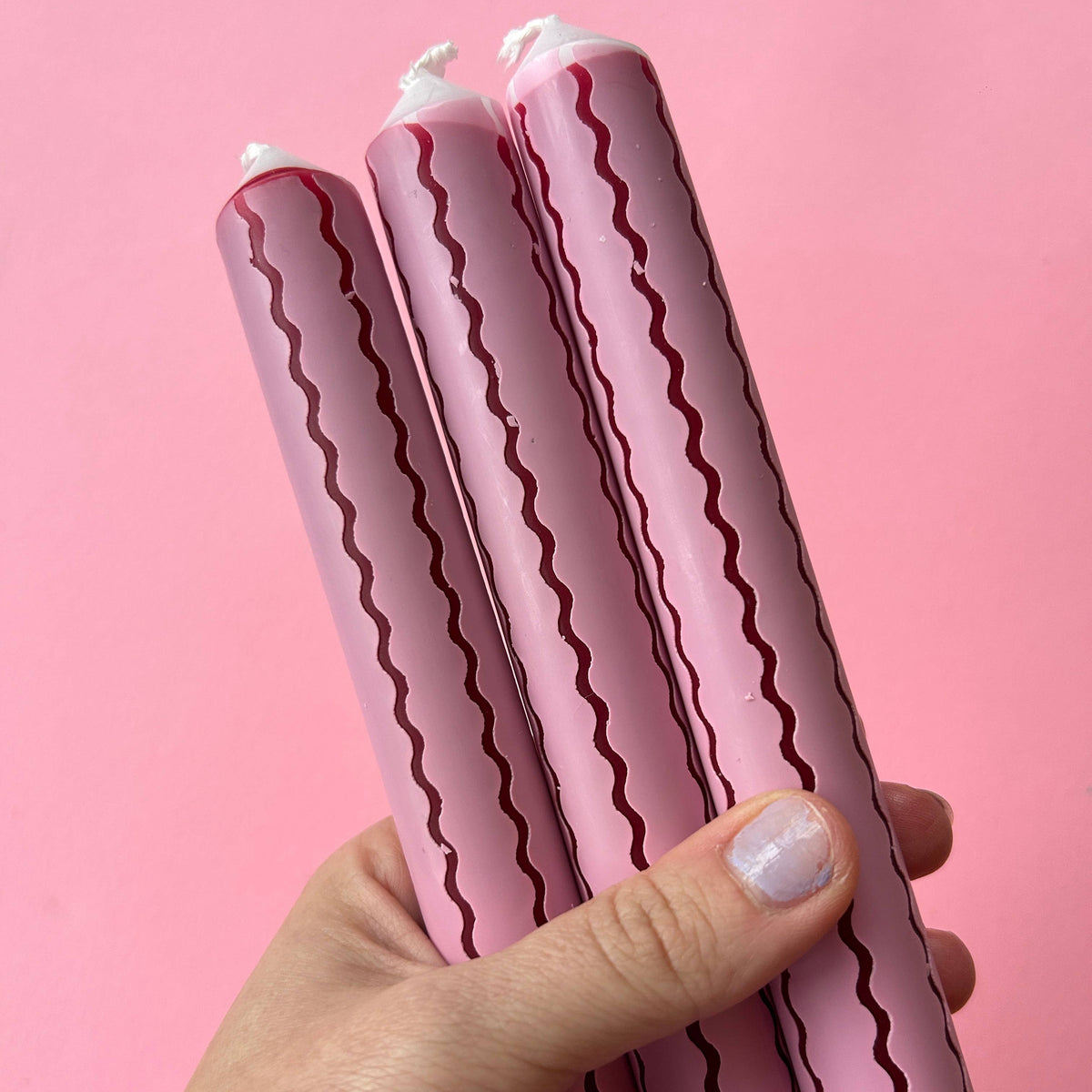 Wiggle Stripe Dinner Candle in Pink & Red