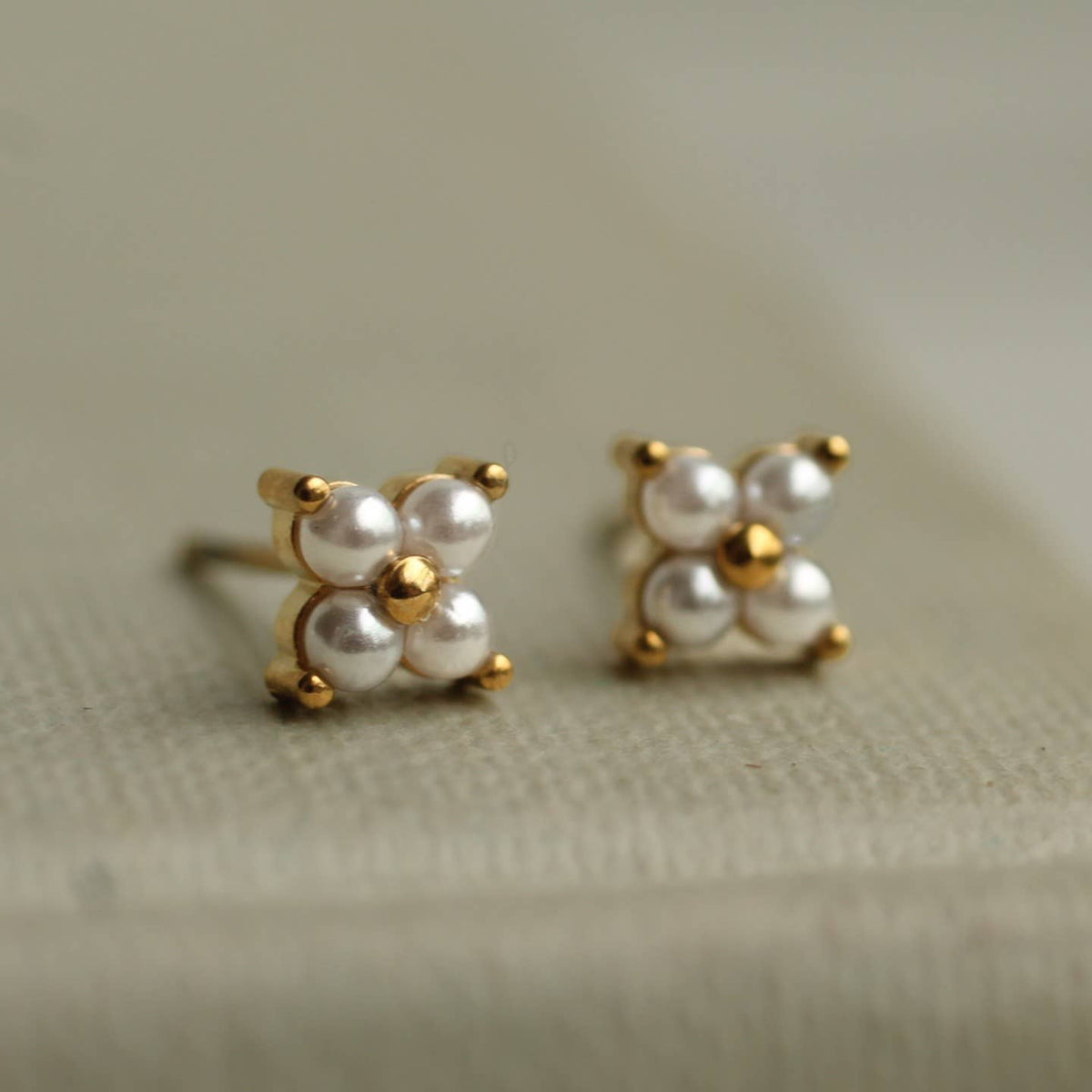 Gold Clover Pearl Studs