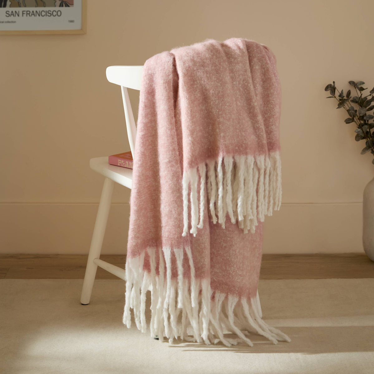 Cosy Woven Tasselled Throw Pink