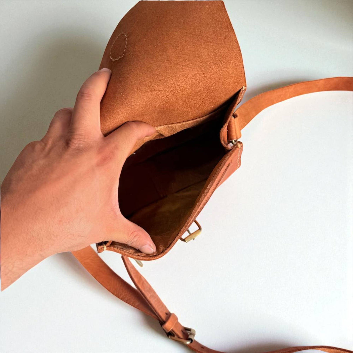 Leather Saddle Cross Body Bag – Tan